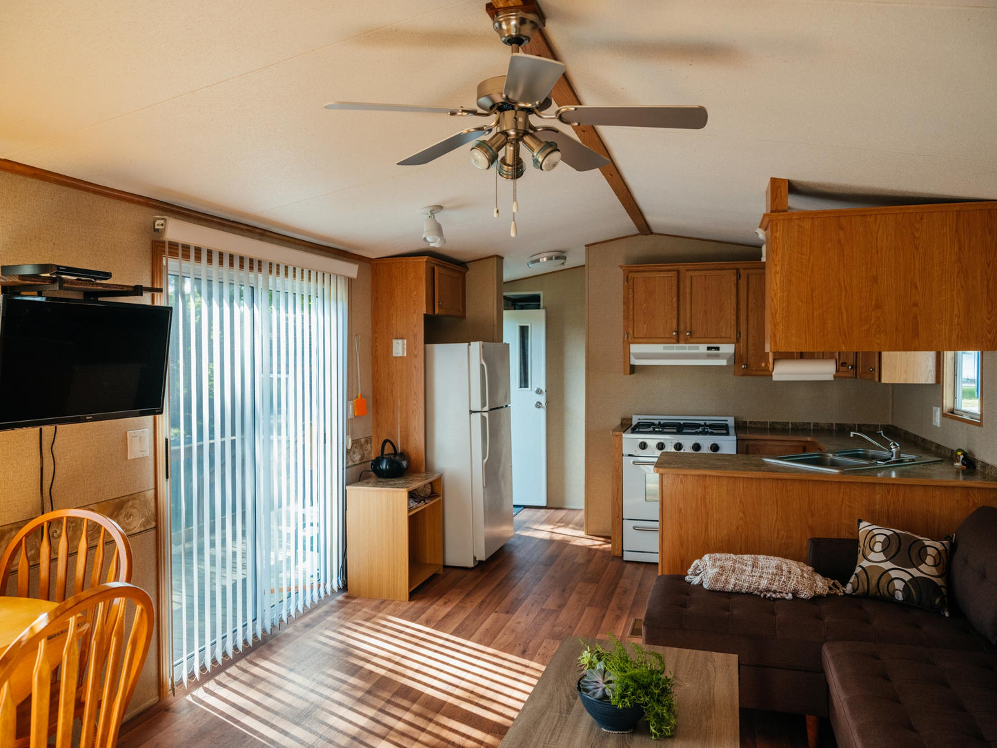 AQC Prince Edward County Escape 🌊 - Weekend Accommodations