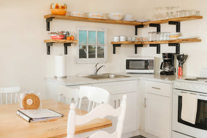 AQC Prince Edward County Escape 🌊 - Weekend Accommodations