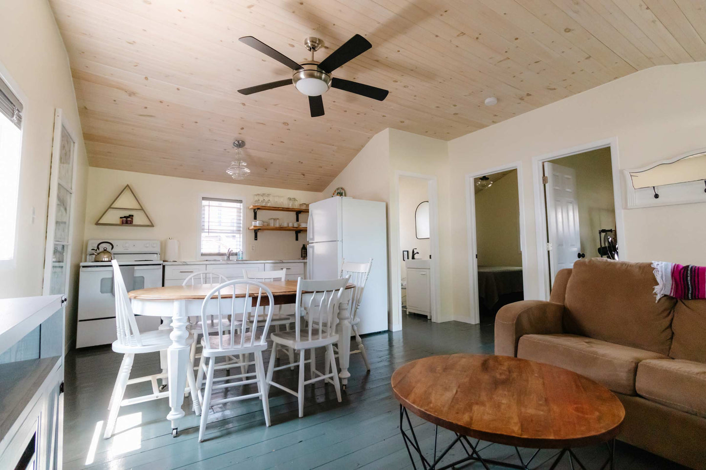 AQC Prince Edward County Escape 🌊 - Weekend Accommodations